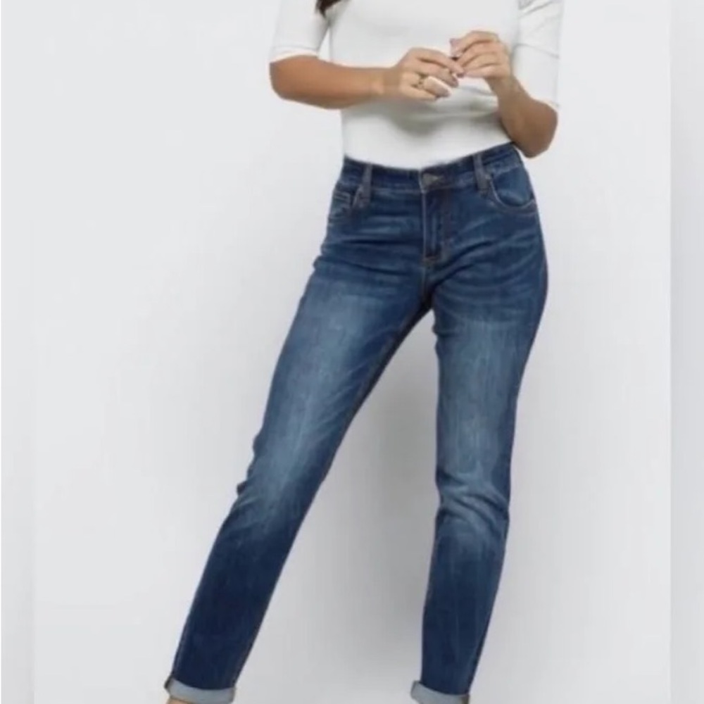 CAbi Higher Straight Jeans - Picture 3 of 4